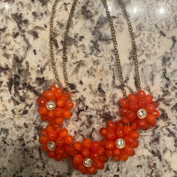 Orange / red flower statement necklace - Picture 3 of 4